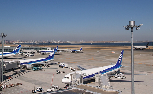 羽田空港に並んでいる飛行機