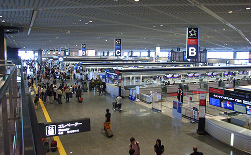 成田空港のロビー