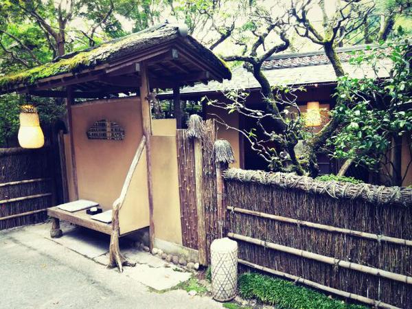 東京都八王子市の料亭「うかい竹亭」の正面